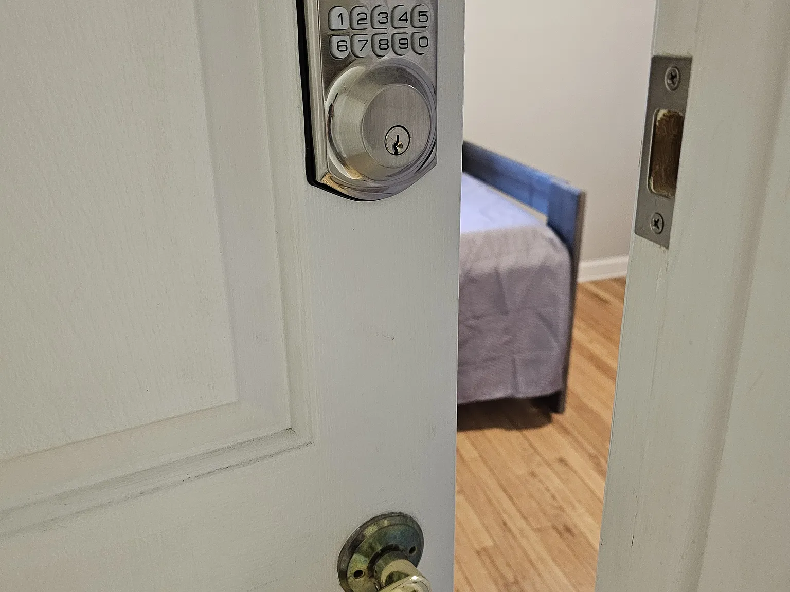 Studio, 250 sqft, $850 — Photo 3