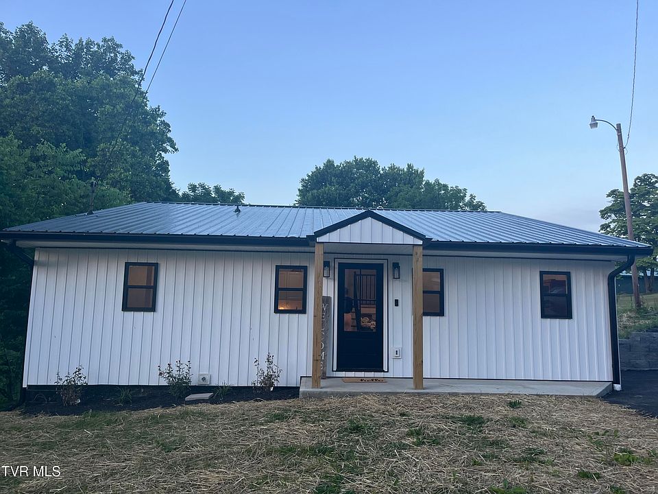 1st image of 111 Rosewood Cir