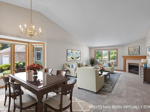 3rd image of 4134 Thornhill Ln