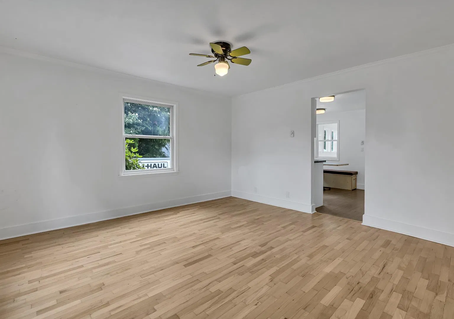 3318 S 9th St — Photo 3