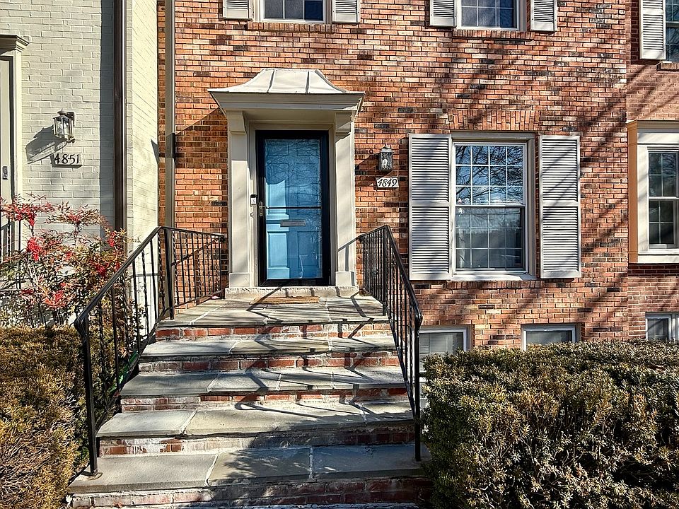 Welcome to 4849! Front view - Ring Camera and smart lock.