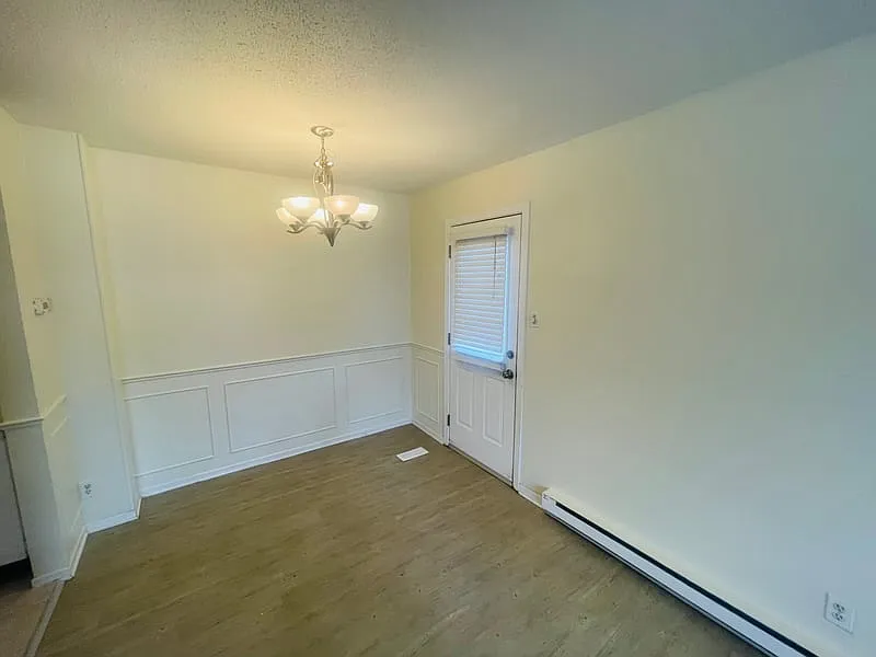 16 Sonnet Crescent Unit A — Photo 3