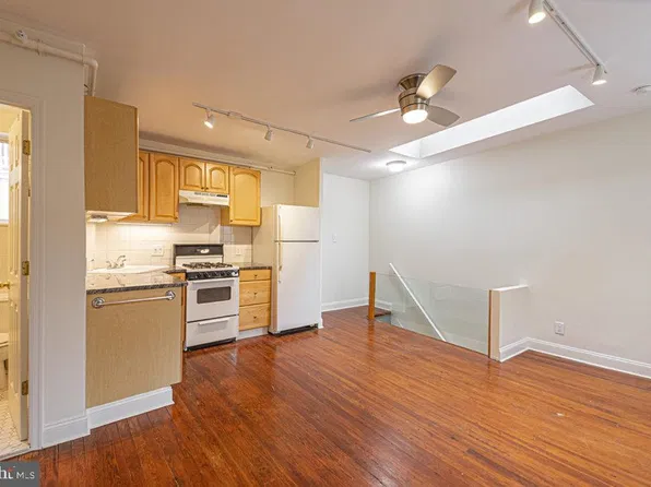 403 S 23rd St, Philadelphia, PA 19146
