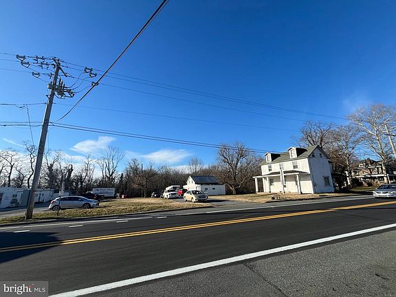 3rd image of 408 Marsh Rd