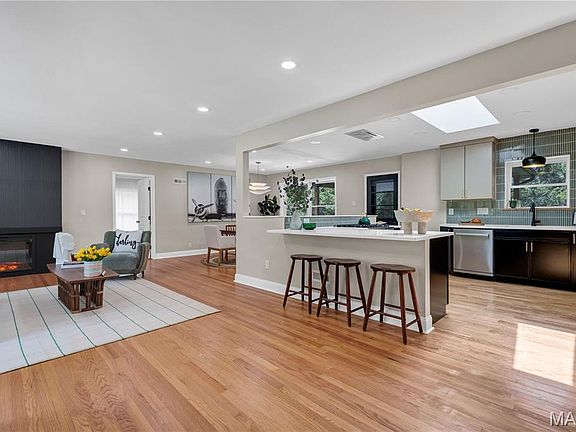 4th image of 18 Spoede Hills Dr