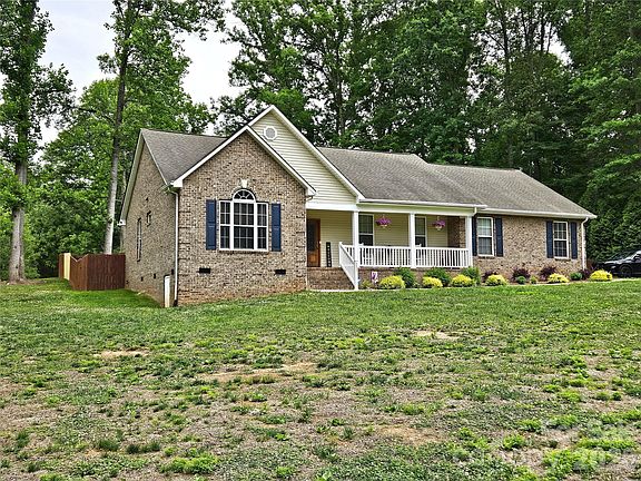 4th image of 111 Old Hickory Dr