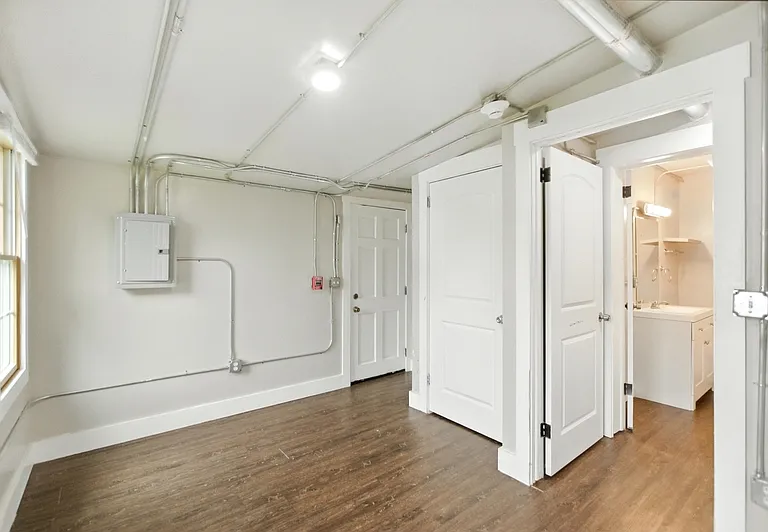 616 W Maple St #6 — Photo 9