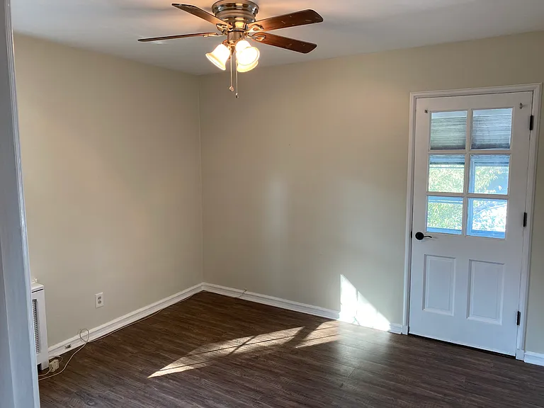 1520 Oakmount Rd #2 — Photo 5