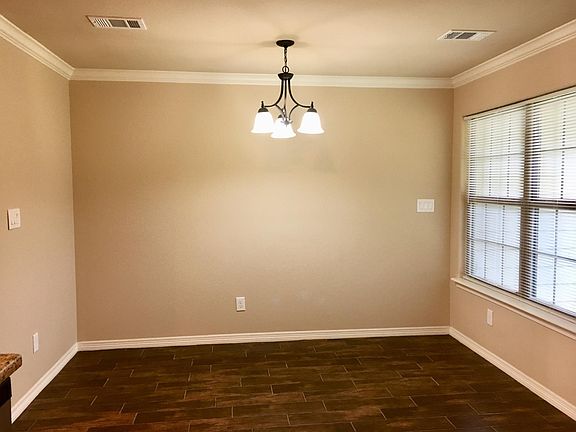 4th image of 819 Dominik Dr