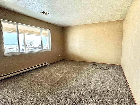 3rd image of 717600 E Highway 395 Hwy