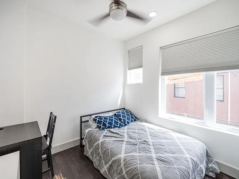 1770 Waterloo St — Photo 15