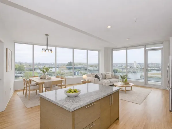 399 Tyee Rd #406, Victoria, BC V9A 0A8