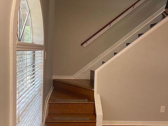 5th image of 1200 Banister Ln #2