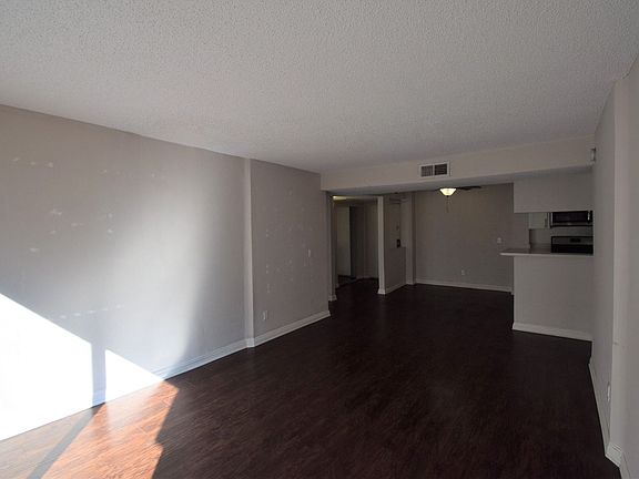 3rd image of 11030 Hartsook St APT 117