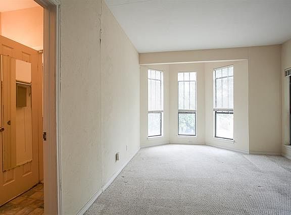 5th image of 3105 San Jacinto St APT 204
