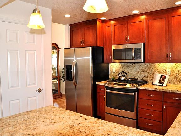 5th image of 7112 Somerset Ct
