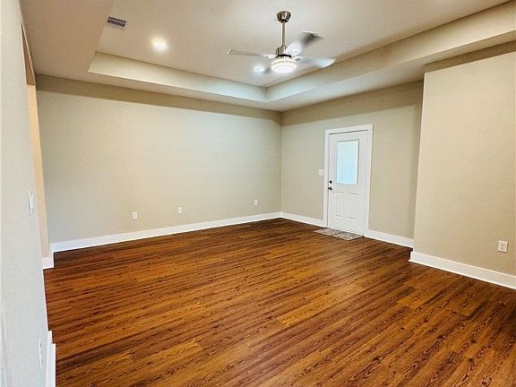 4th image of 411 N Wrangler St