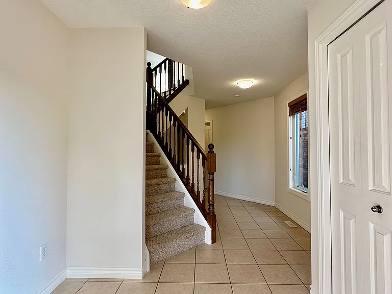 400 Skyline Ave #37 — Photo 2