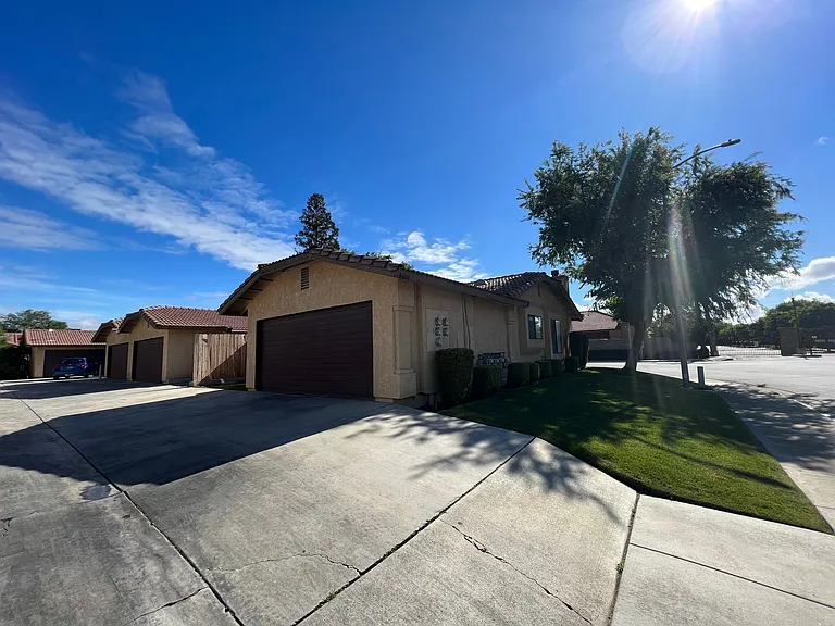 8600 White Rock — Photo 14