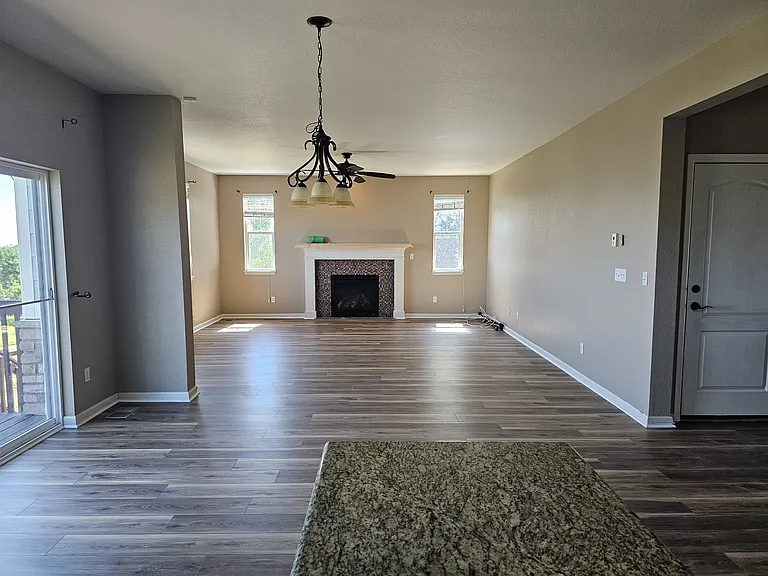 26105 E Geddes Pl — Photo 2