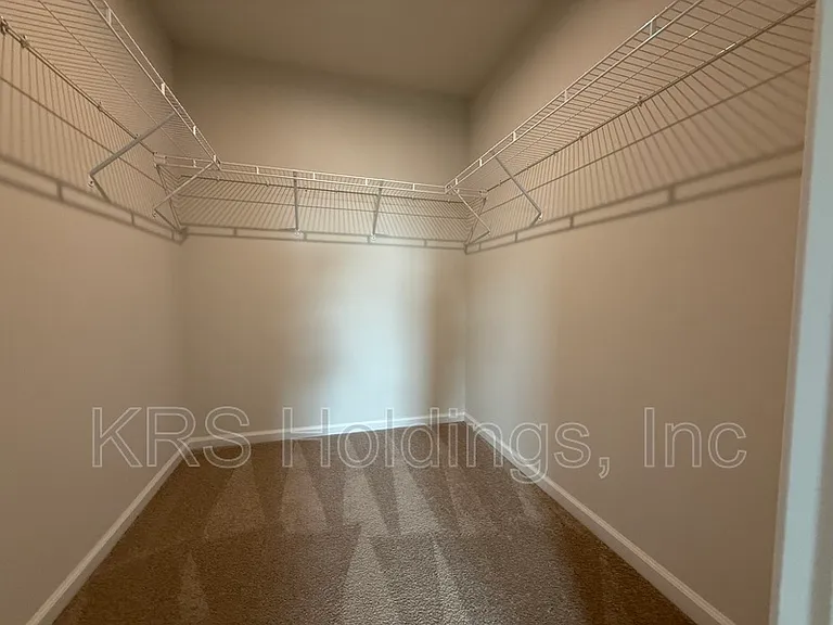 379 Hunting Wood Dr — Photo 16