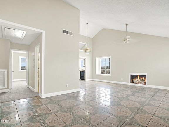 3rd image of 500 Woodbine Ln