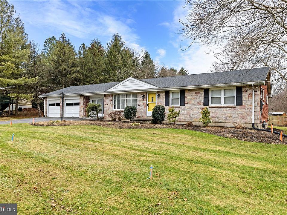 1982 Leithsville Rd, Hellertown, PA 18055 | Zillow