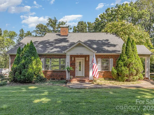 418 W 9th St, Newton, NC 28658