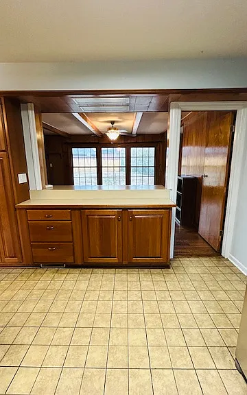 510 Shadow Ln — Photo 11