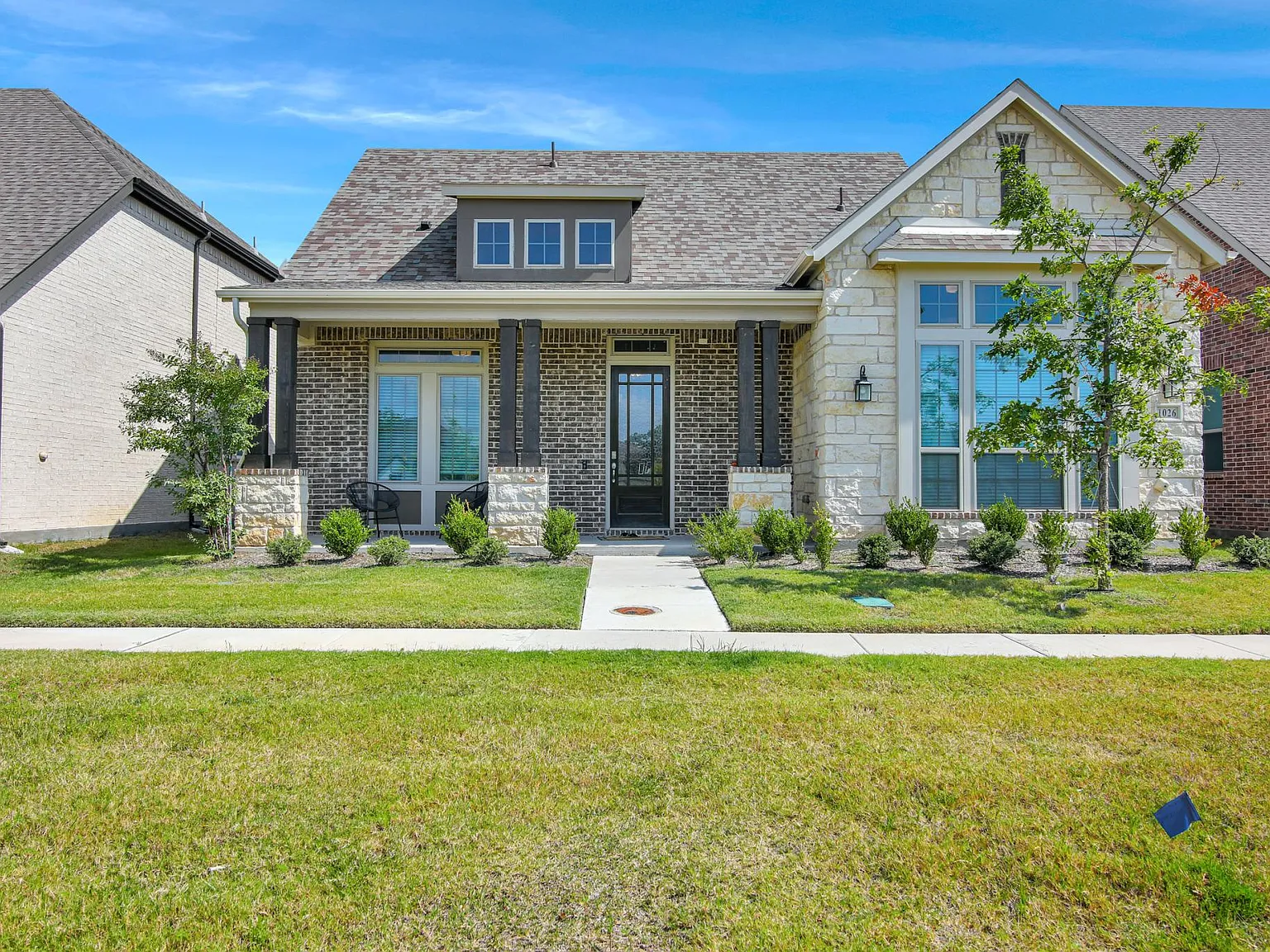 3 bed, 2.5 bath, 2407 sqft, $3,500 — Photo 1