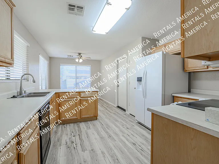 16212 N 162nd Ave — Photo 10
