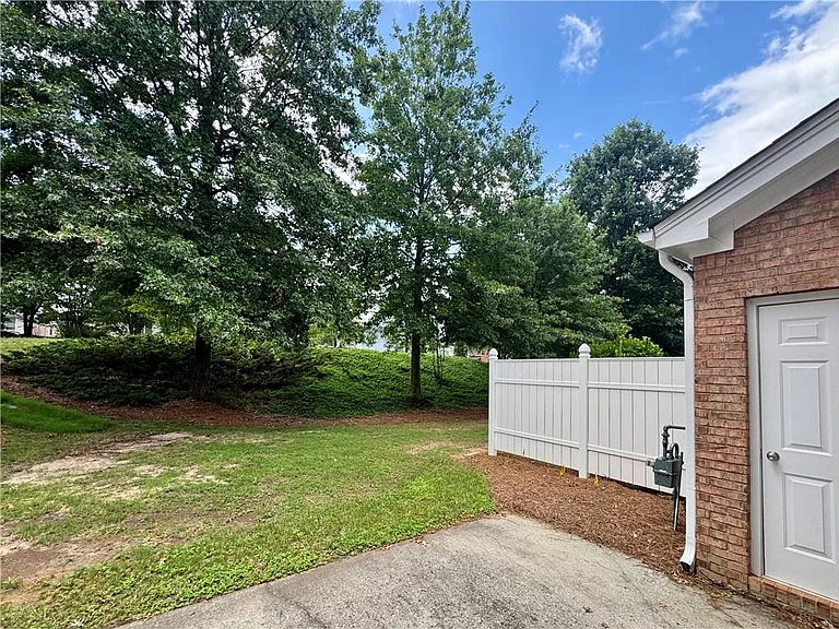2545 Gadsen Walk — Photo 25