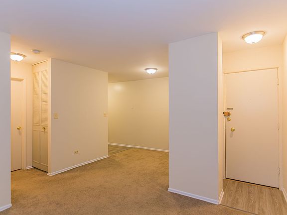 5th image of 525 W Deming Pl APT 202