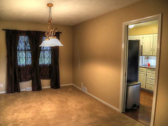 4th image of 10285 Saratoga St