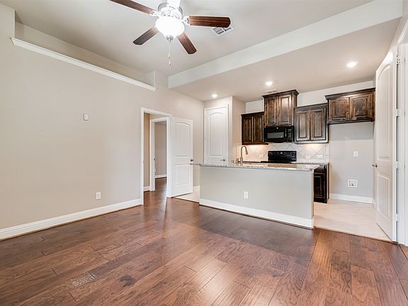2nd image of 4304 Caney Creek Cir