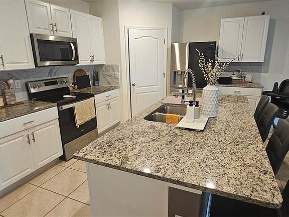 3rd image of 1575 BARBERRY DRIVE