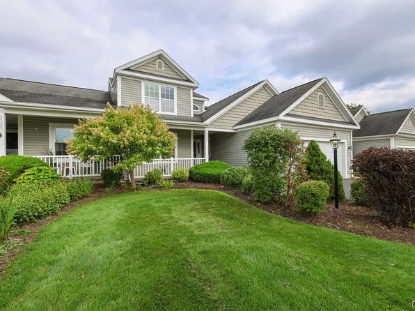 3727 Pegasus Cir, Syracuse, NY 13209