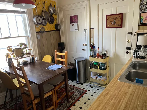 44 Loomis St APT 1, Burlington, VT 05401