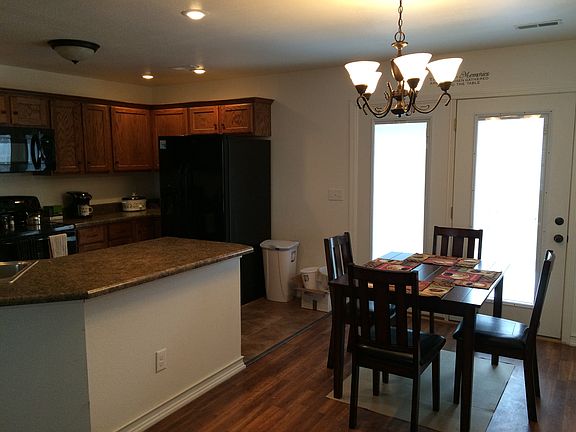 3rd image of 207 Doe Ln