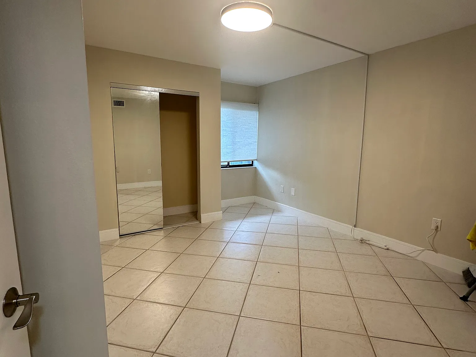 2 bed, 1605 sqft, $1,700 — Photo 4