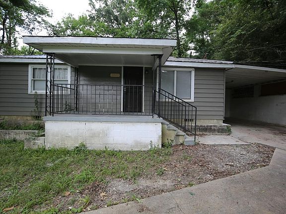 2nd image of 1940 Cherry Ave