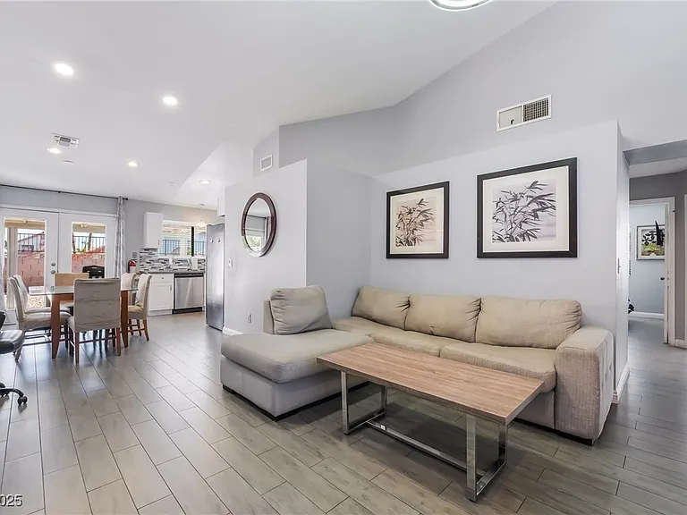 7076 Gunslinger St — Photo 8