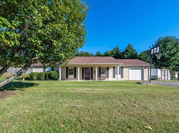 76 Royal Ct, Forest, VA 24551