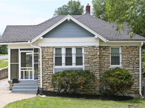 4402 Olive St, Kansas City, MO 64130