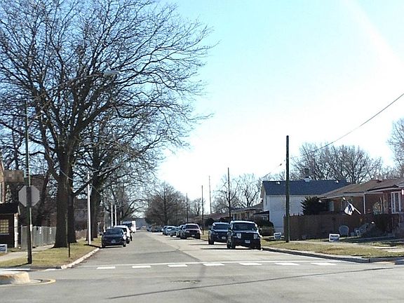 4th image of 11108 S Green Bay Ave