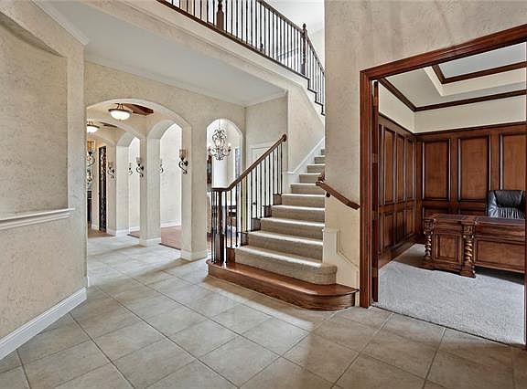 5th image of 2365 Lake Forest Dr