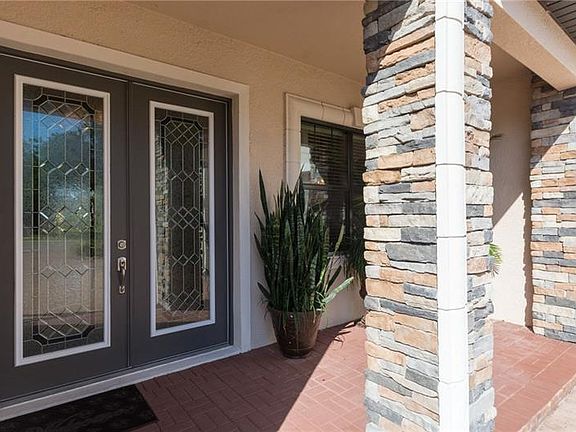 3rd image of 2610 Grand Lakeside Dr