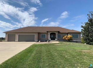 27087 Spring View Ct, Harrisburg, SD 57032