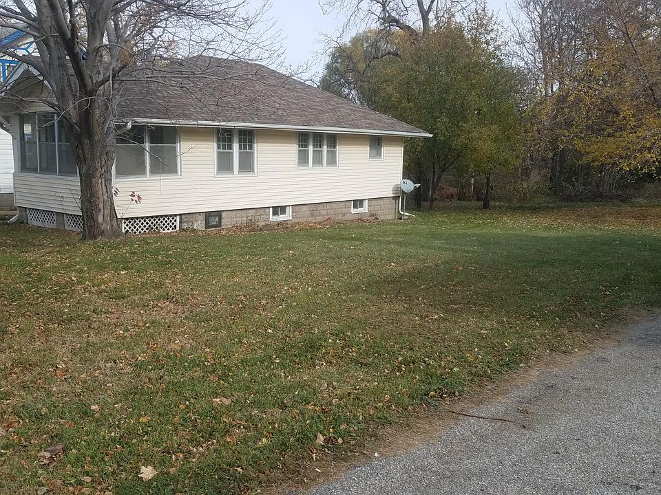 1st image of 1121 S 35th Ave