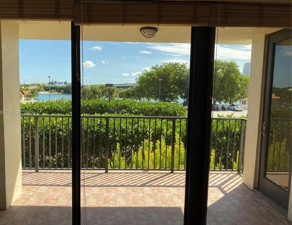 2 bed, 1440 sqft, $6,100 — Photo 3
